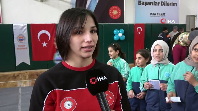 Dünya şampiyonu judocu kendi isminin verdiği spor salonun açılışını yaptı