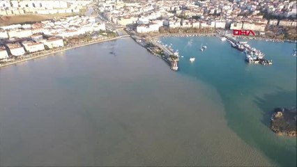 İstanbul- Silivri'de Deniz Kahverengiye Büründü