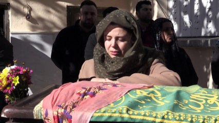 Merdivenden düşerek ölen öğretmen son yolculuğuna uğurlandı - AYDIN