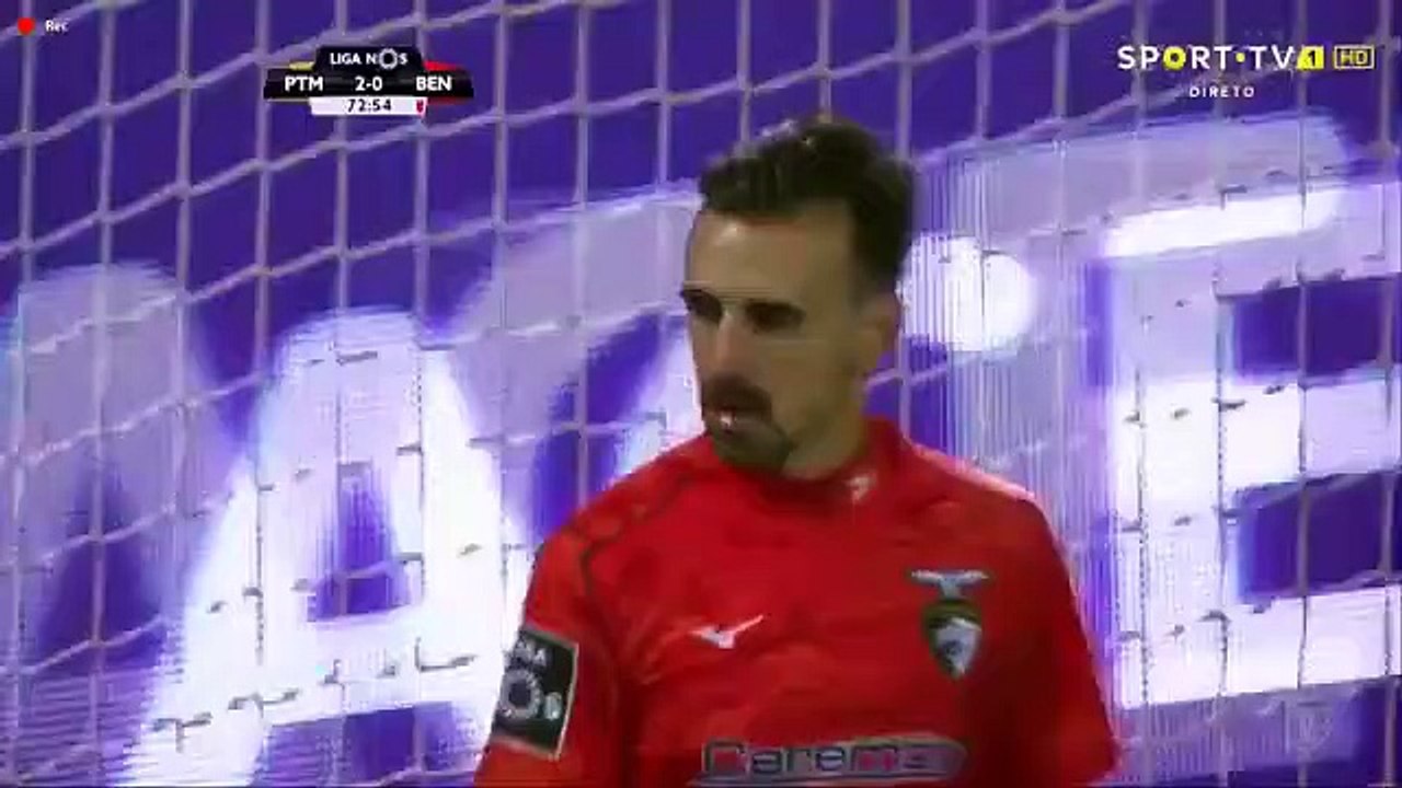 Pedro Henriques: Atacadores das botas de Jonas feriram o guarda-redes do Portimonense