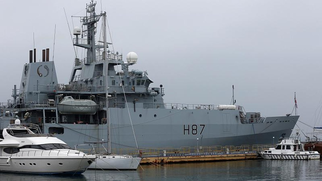 Britische Navy patrouilliert im Ärmelkanal