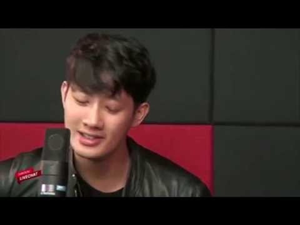 Sanook live chat เพลงรัก - เป้ อารักษ์ (ร้องสด)