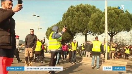 "Gilets jaunes" : le gouvernement veut faire preuve de fermeté face à "l'acte 8" du mouvement
