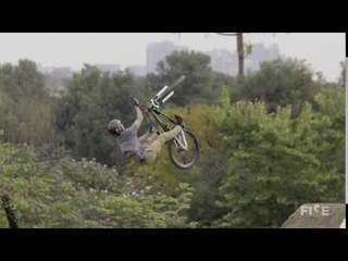 Mehdi Gani Flip triple bars