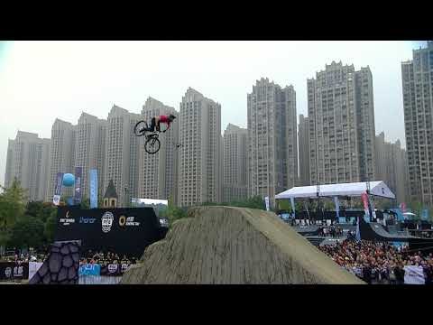 Sick Trick: Franck Paulin Double Backflip - FISE World Series Chengdu 2017 presented by Honor