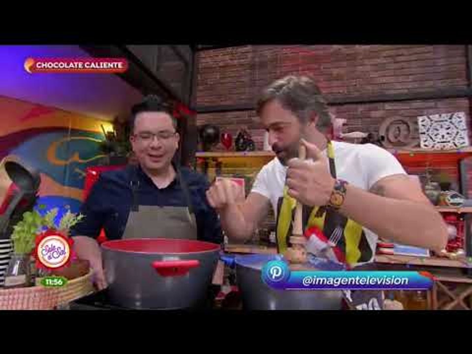 Cocina de Solteros: JoseRa Castillo prepara chocolate caliente | Sale el Sol