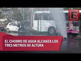 Nace "fuente" en Avenida del Imán por fuga de agua