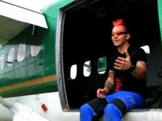 Professional Sky Diving Instructor Ben Lowe