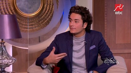 محمد محسن يتلو آيات من القرآن الكريم بطريقة رائعة في الحكاية