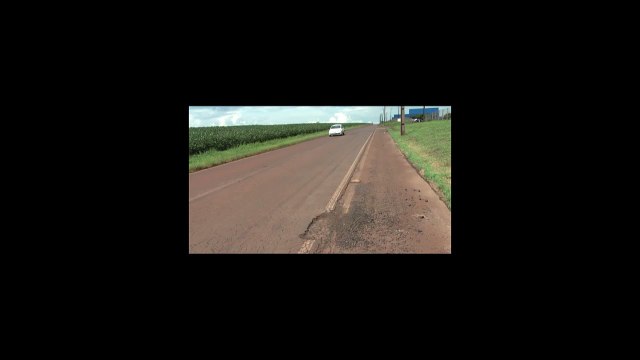 Trecho que inicia na Av. Piquiri está tomado por buracos