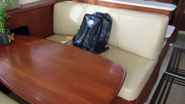 2005 Silverton 330 Sport Bridge Boat For Sale at MarineMax Wrightsville Beach