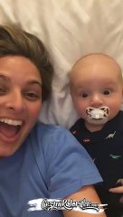 Annesini ve Kendisini Kamerada Görünce Çok Şaşıran Ufaklık