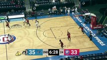 Chris Wright throws down the alley-oop!