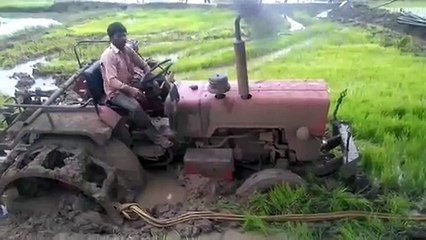Incredible - tractor stuck but somehow gets out!! Sensational driving!
