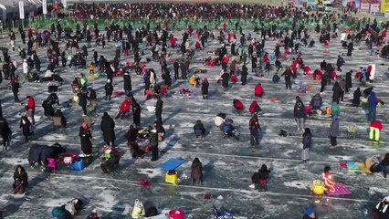 '2만 개 구멍에 80만 마리'...화천 산천어축제 / YTN