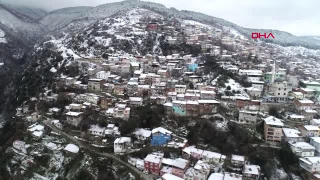 Bursa Renkli Gecekonduların Beyaz ile Buluşması Havadan Görüntülendi