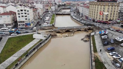 Boğluca Deresi Marmara Denizi’ni kahverengiye boyamaya devam ediyor