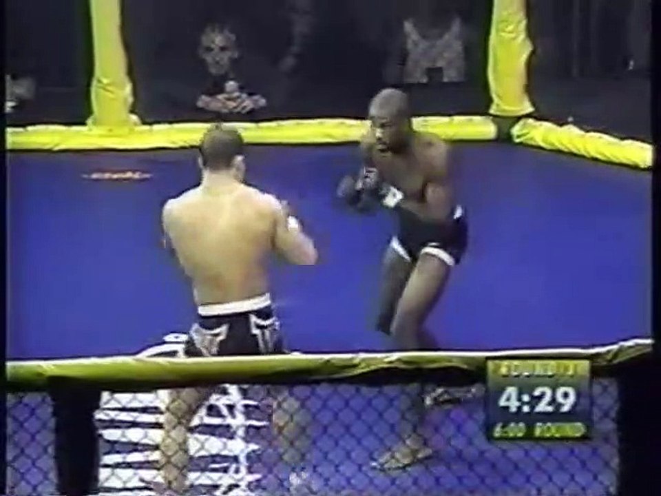 Din Thomas vs Pulver (WEF 10)