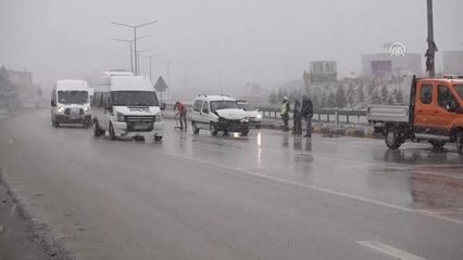 Kilit Kavşak" Kırıkkale'de Yoğun Sis ve Kar Yağışı