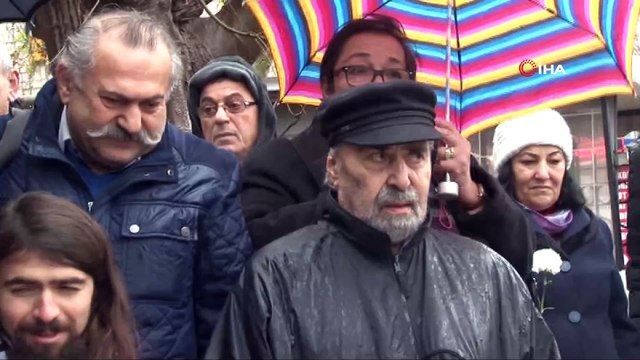 Münir Özkul mezarı başında anıldı