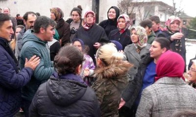 Köpek saldırısında ölen liselinin cenazesinde gerginlik