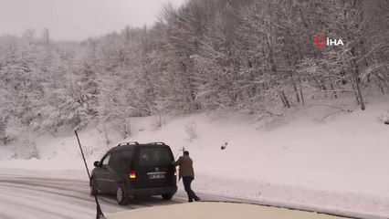 Domaniç'te Kar Yağışı Sürücülere Zor Anlar Yaşattı