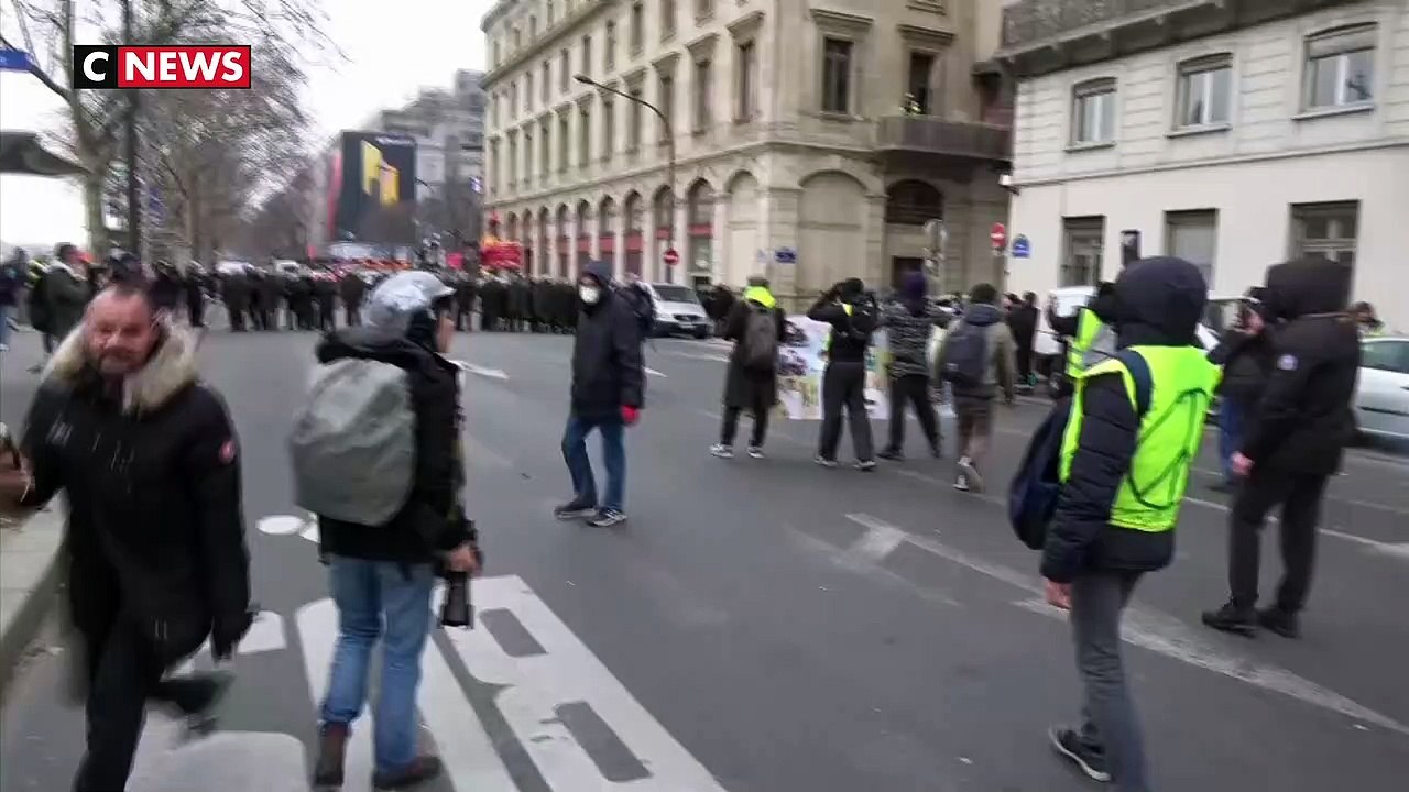 «Gilets jaunes» : des tensions à Paris