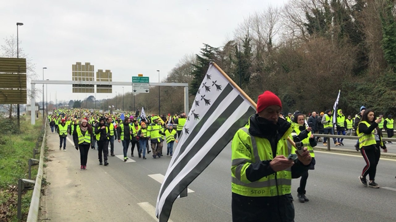Acte 8. Toujours plus proche du pont de l’Iroise