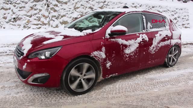 Bolu Abant Yolunda Kar Ulaşımı Durdurdu