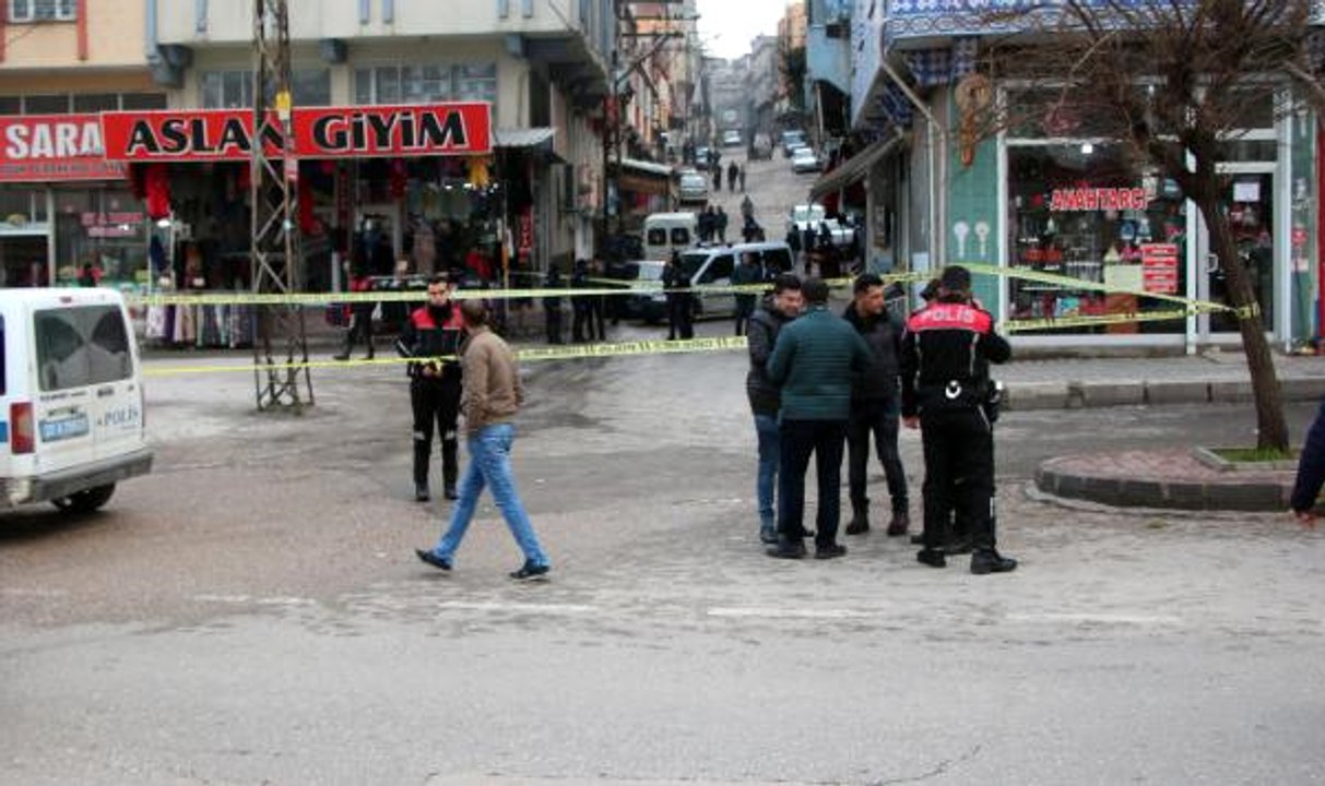 Çocuklarının Boşanma Davası İki Aile Arasında Silahlı Çatışmaya Neden Oldu! Ölü ve Yaralılar Var