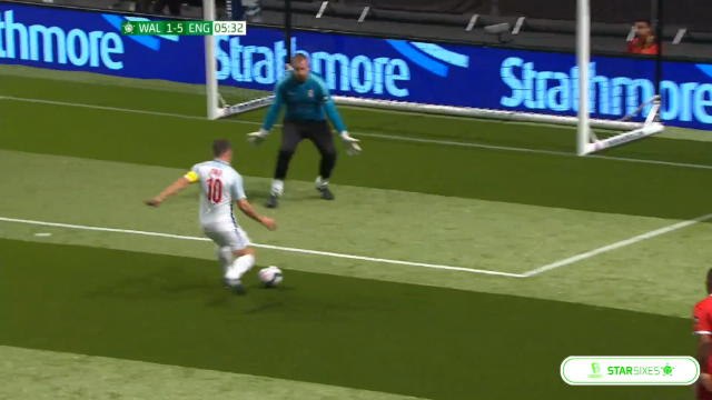 Star Sixes - Le joli plat du pied de Michael Owen