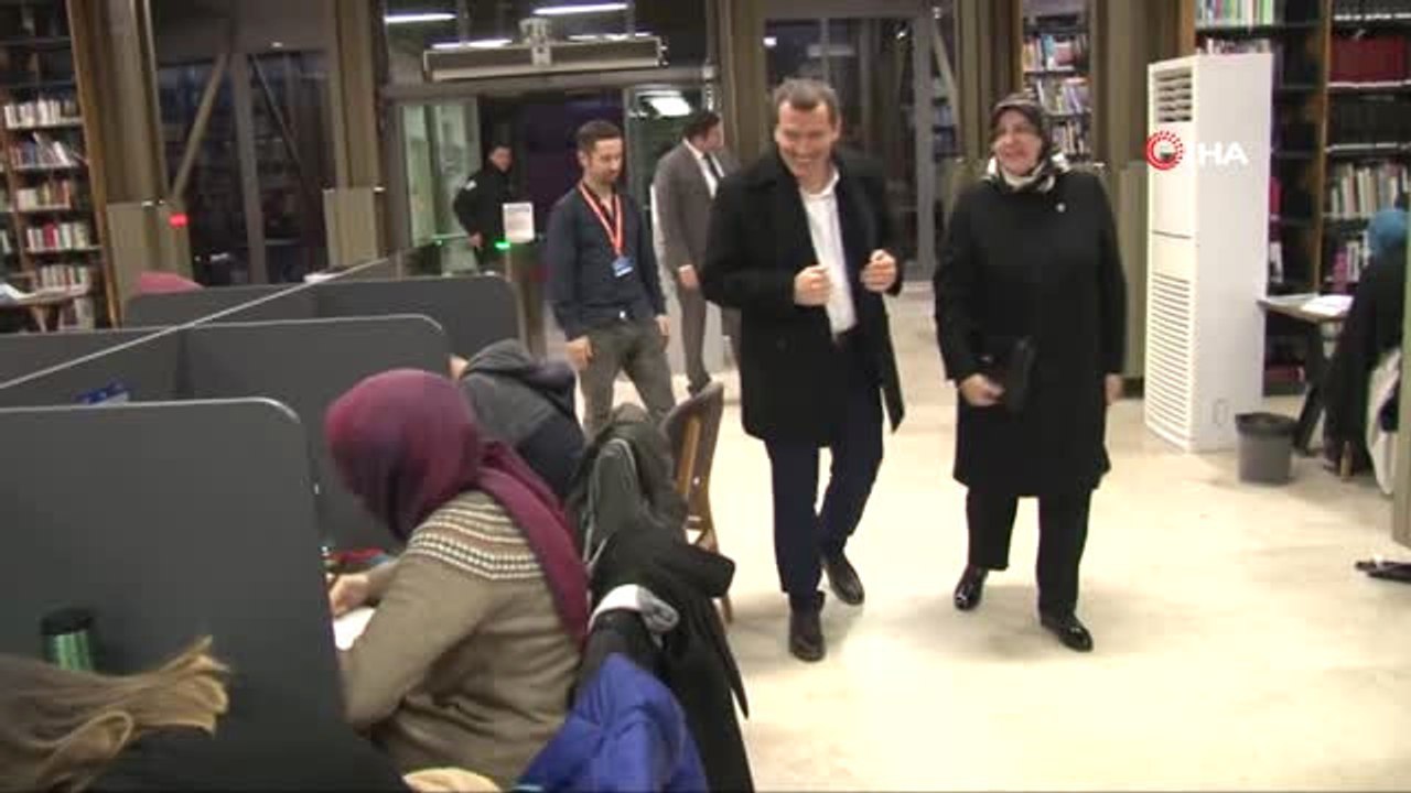 AK Parti'nin Zeytinburnu Belediye Başkan Adayı Ömer Arısoy, Öğrencilerle Buluştu