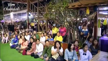 คนไทยเฮ! ท่านผู้หญิงศรีรัศมิ์ แต่งชุดไทยสมัย ร.5 มางานอุ่นไอรักฯ พร้อมองค์ทีฯ ทรงพระเจริญ