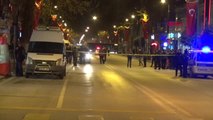 Malatya'da Trafik Işıklarına Asılı Çanta Fünye ile Patlatıldı