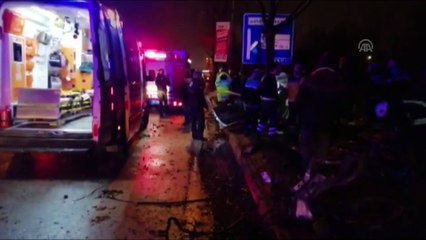 Otomobil ağaca çarptı: 2 yaralı - BURSA