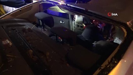 Hurdaya Dönen Araçtan Güçlükle Çıkarıldılar