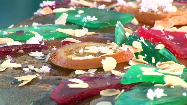 Aldeas Infantiles reparte un roscón de reyes gigante en la Puerta del Sol