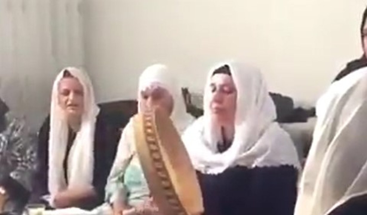 Böyle ilahi okunur mu?