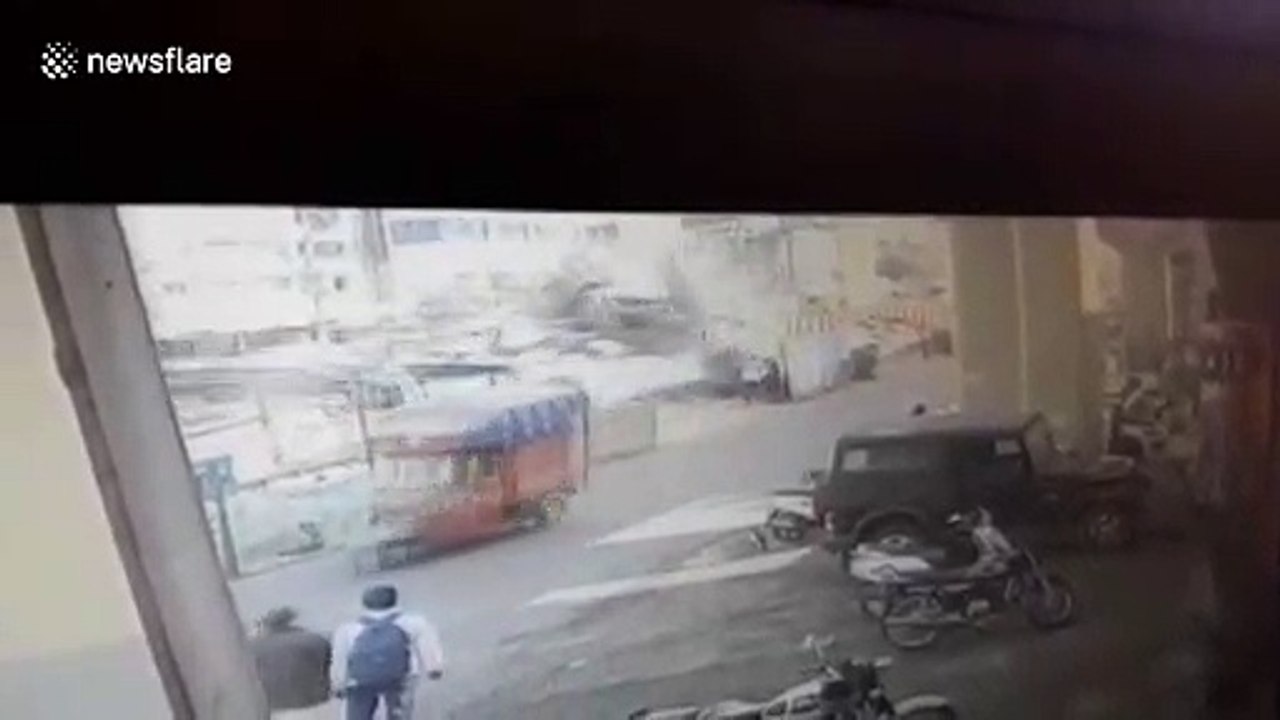 Lucky escape as giant crane collapses at Indian construction site