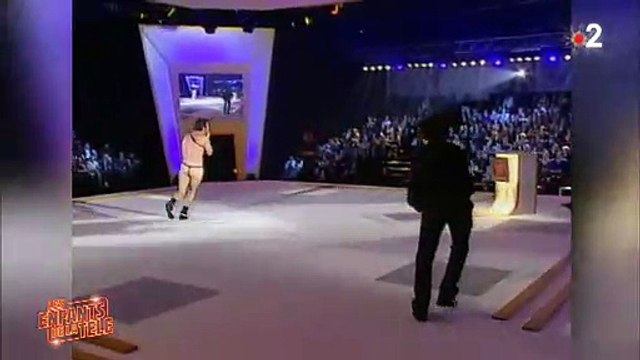 Les Enfants de la Télé sont revenus hier soir sur les plus belles perturbations de directs à la télé et c'est très drôle ! Regardez