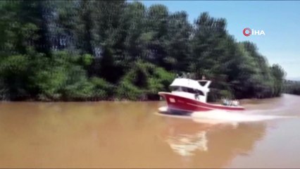 2 yıl önce başladığı atölyede siparişlere yetişemiyor,üretilen tekneler Bartın Irmağı'ndan denize açılıyor
