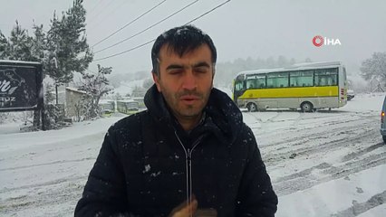 Karda kontrolden çıkan süt tankeri yolu kapattı