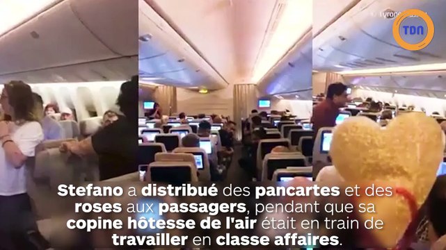 La demande en mariage spectaculaire d'une hôtesse de l'air