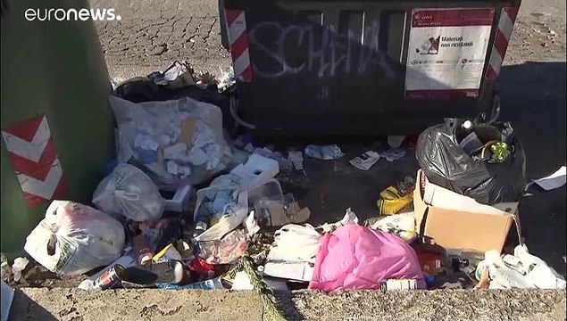 Вечный город накрыл мусорный кризис: в Риме опять проблема с вывозом отходов