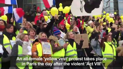 Women 'yellow vests' protest day after violence