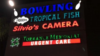 A la búsqueda del individuo que asesinó a tres personas en una bolera en California