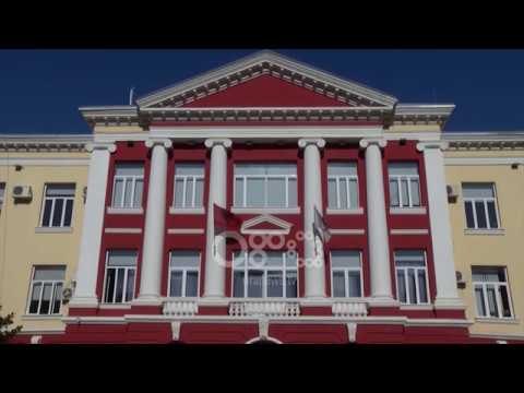 Ora News - Universitetet lëshojnë diploma në kundërshtim me ligjin