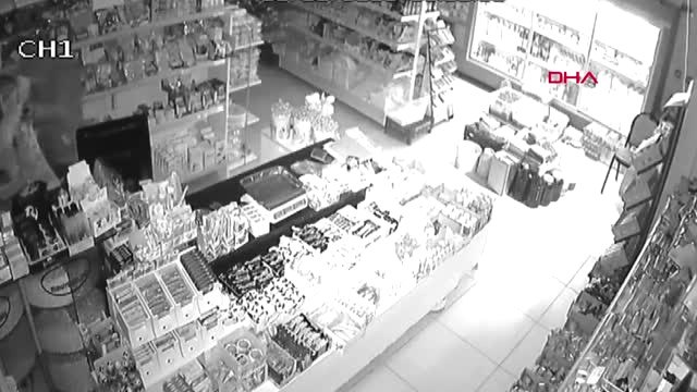 Diyarbakır Sabah Alışveriş Yaptıkları Marketi Gece Soydular