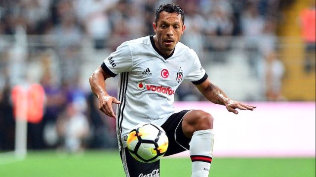 Flamengo, Beşiktaş'ın Brezilyalı Yıldızı Adriano'yu Reddetti