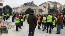 470 Gilets jaunes défilent à La Roche-sur-Yon